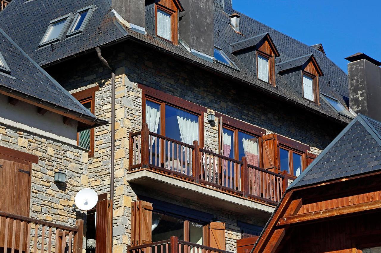 Apartamento La Santeta De Aran Vielha Exterior photo