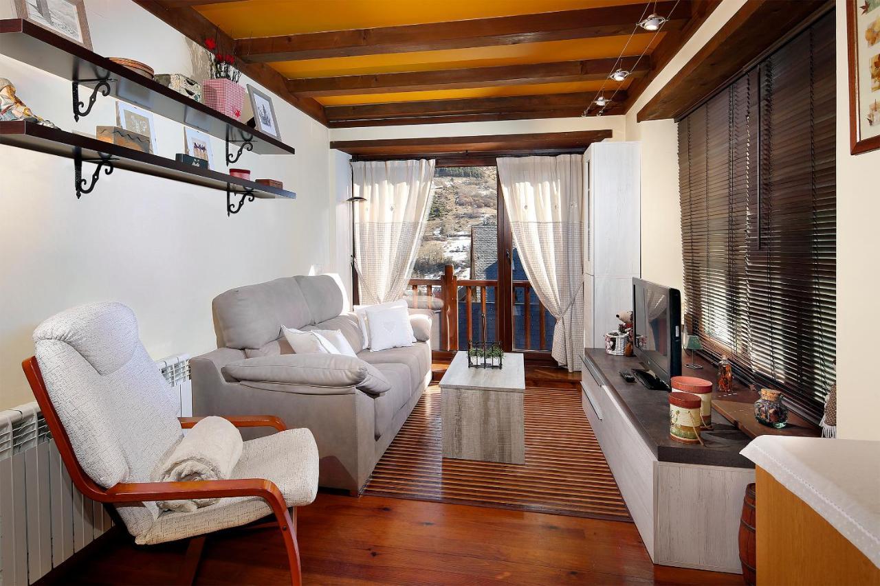 Apartamento La Santeta De Aran Vielha Exterior photo
