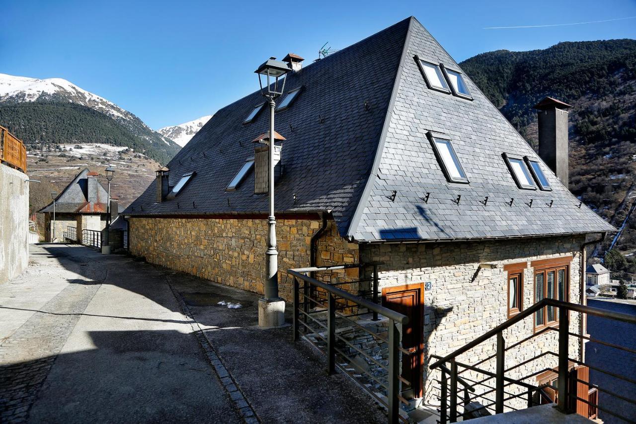 Apartamento La Santeta De Aran Vielha Exterior photo